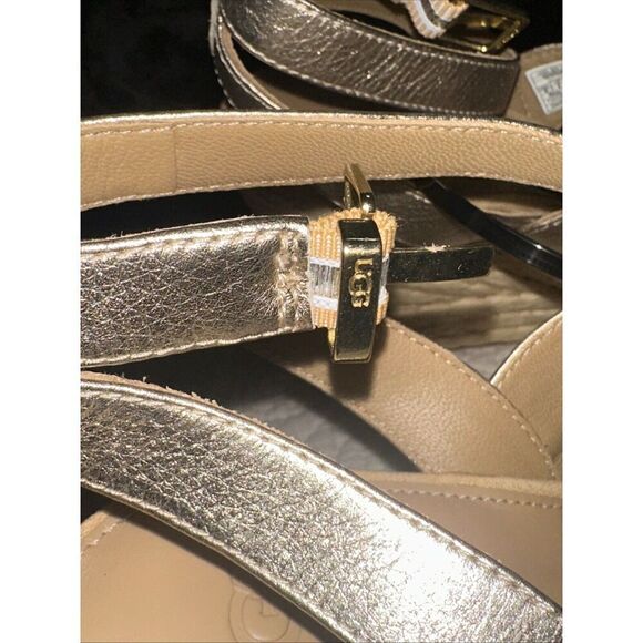 UGG Careena Metallic Gold Platform Sandals Women’s US Size 8 NWOB - Picture 6 of 6